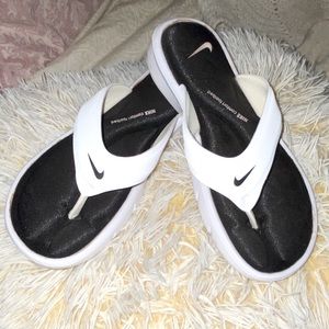 Nike women’s ultra comfort flip flops